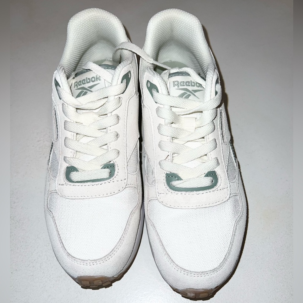 Reebok Women's Drive Sneakers White and Light Green Comfort Footbed Shoes Sz 8 - Picture 2 of 7